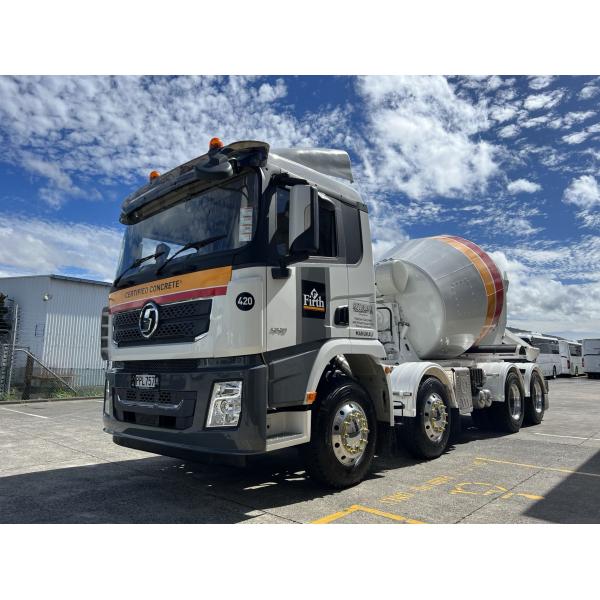 380hp Mobile Concrete Truck Shacman X3000 Construction Mixer Truck 8x4 Euroii