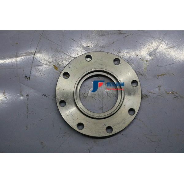 The bearing cover (bottom flange) of the articulation of the XGMA XG932 half-frame