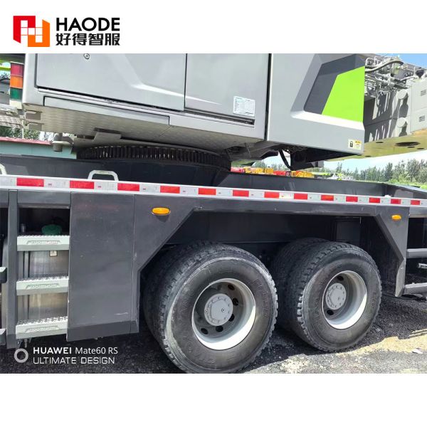 Zoomlion 55ton Heavy Duty Telescopic Boom Truck Crane Ztc550
