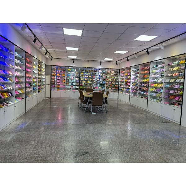 Flat Flip Flop Slipper Making Machine 18500W Plastic Slipper Machine 380V / 220V