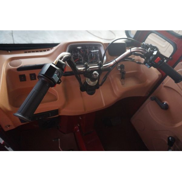 1.5 Ton Semi Closed Petrol 150CC Cargo Tricycle