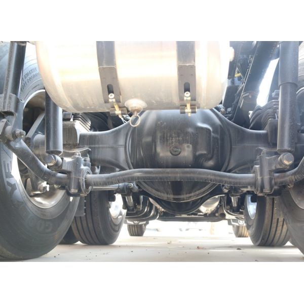 Trailer Head Truck White Color 6*4 Shacman H6000 Cummins 490hp Engine 10 Tires Leaf Spring