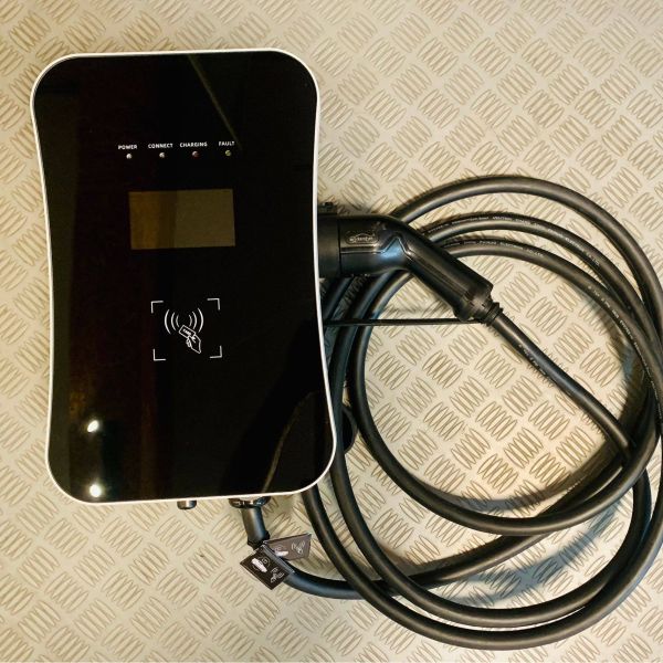 OEM Approved 22kw RFID Three Phase Ev Charger OCPP 1.6J Wall Mounted