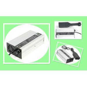 Portable 12V 10A Smart Lithium Battery Charger High Efficiency For Li Battery