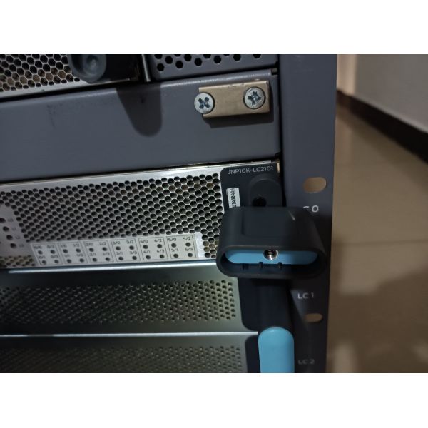 JNP10K-LC1201 32x100G & 4x400G Line Card For PTX10000 PTX10004 PTX10008