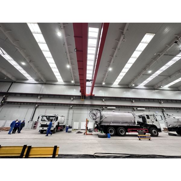 4×2 5 Cbm Fuel Tank Truck 150 - 250hp Horsepower