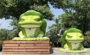 Cheap Hyper Customized Creative Frog IP statues From China Status Factory wholesale