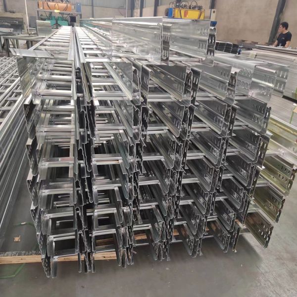 Ladder Rung Galvanised Steel Trough Type Cable Tray 3m-6m Length For Industrial And Heavy Duty