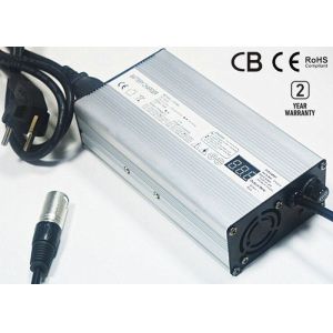 Portable 12V 10A Smart Lithium Battery Charger High Efficiency For Li Battery