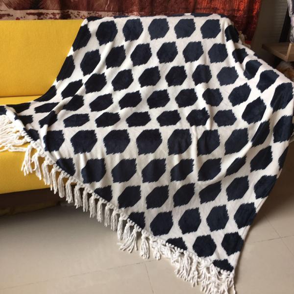 100% Polyester Flannel Print Blanket With Tassel Fringe For Sofa Bed Throw