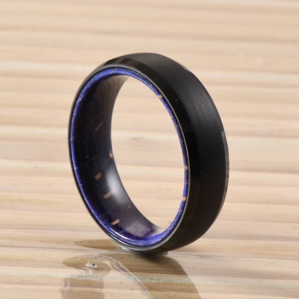 Gender Unisex Stylish Jewelry Gift Classic 6mm Beveled Tungsten Ring Black or Silver Plated with Blue Purple Wood Inside