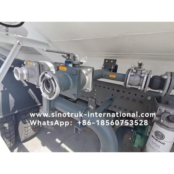 HOWO SINOTRUK Water Tank Truck 300HP With High Pressure Flush Function