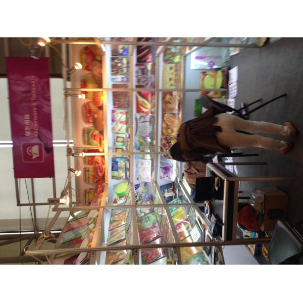 Efficiently Apply Makeup Anywhere with Our Coated Paper Plastic Glass Cosmetic Mirror