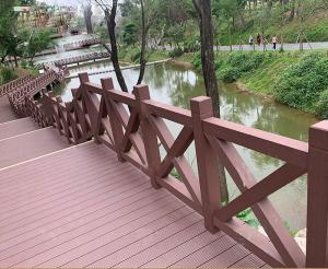 China SGS WPC Fence Panel Protective Railing 2000x1200mm Outside Board For Garden Engineering on sale