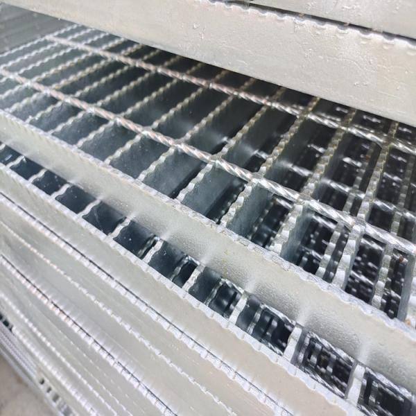 Bearing Heavy Finished Serrated Steel Grating Cover Plate Industrial