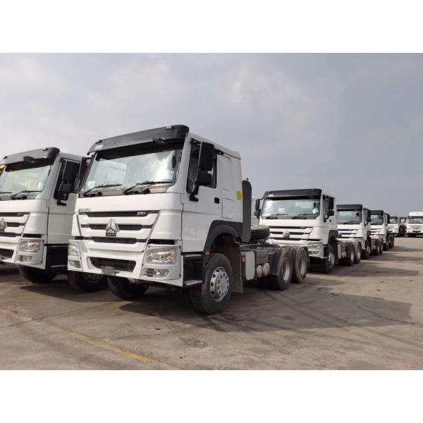 6X4 Tractor Truck Head with High Engine Capacity and Tubeless Tire Design