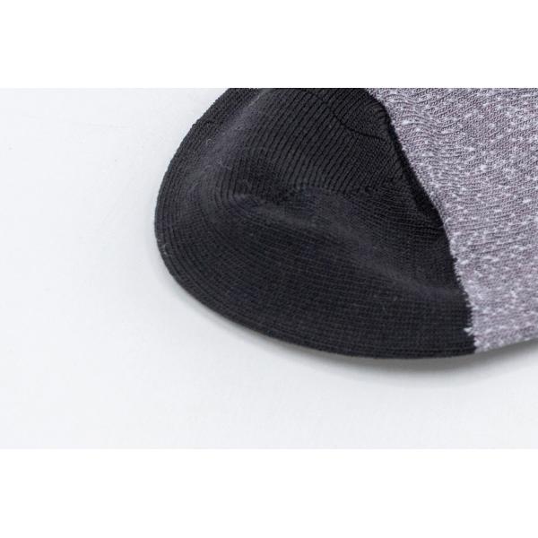Snngging Resistance Elastane Cotton Dress Socks With Grey / Black Stripes