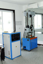 Universal testing machine