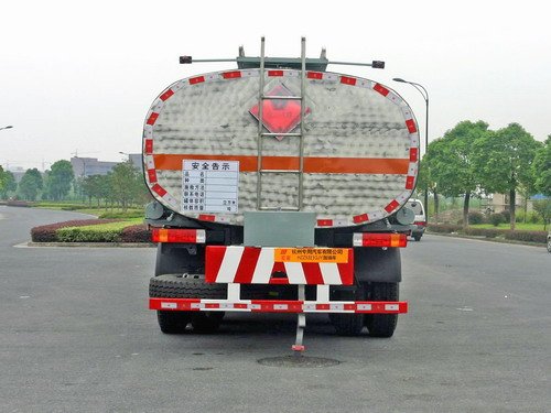 Chemical Liquid Tank Truck High Performance 24700L 8x4 Fuel Storage