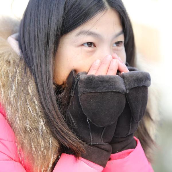 Hot selling warm mitten sheepskin leather gloves with cover in winter