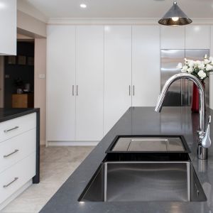 White Flat Lacquer Kitchen Cabinet Small Modular Design Modern