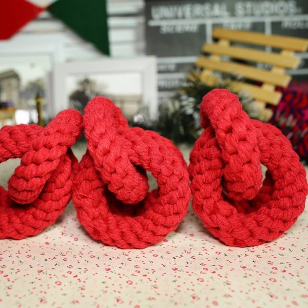 Red Color Pet Play Toys Size 20cm Cotton Linen Material For Entertainment