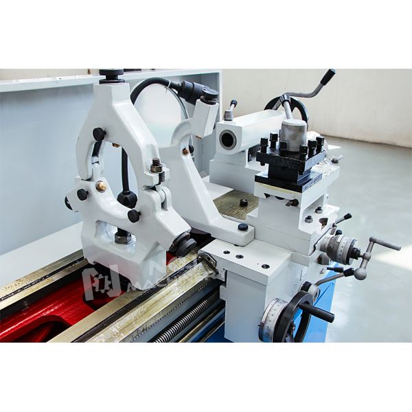 C6140 Metal Lathe Light Duty Horizontal Lathe Manual Lathe Machine