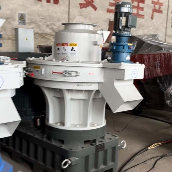 Efficiency Biomass Briquetting Machine For Wood Straw Sawdust Briquettes With 200-500kg/h Capacity And 18.5kw