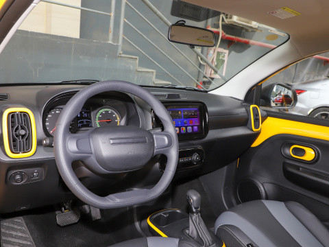 ROEWE CLEVER Chinese Mini Electric Car Pure Electric Vehicle 9.9kwh/100km