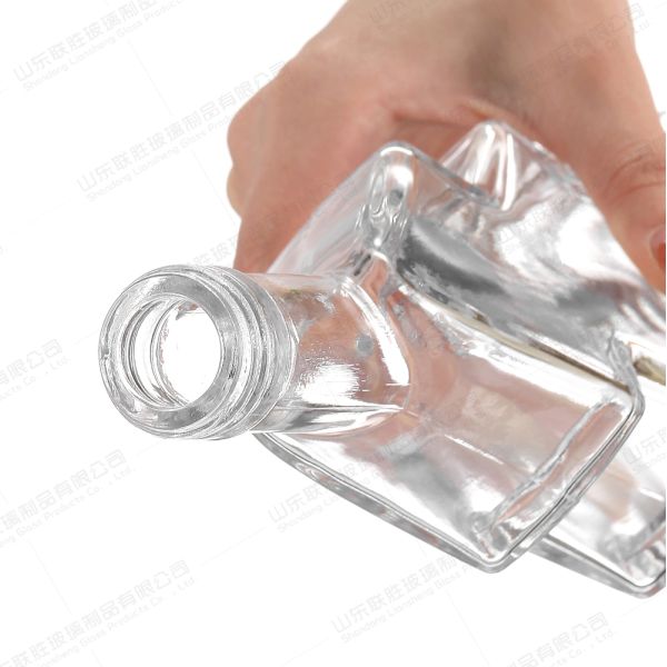 Glass Collar Frosted Clear Decorative Blown Fancy Liquor Wine Bottles for Requirements