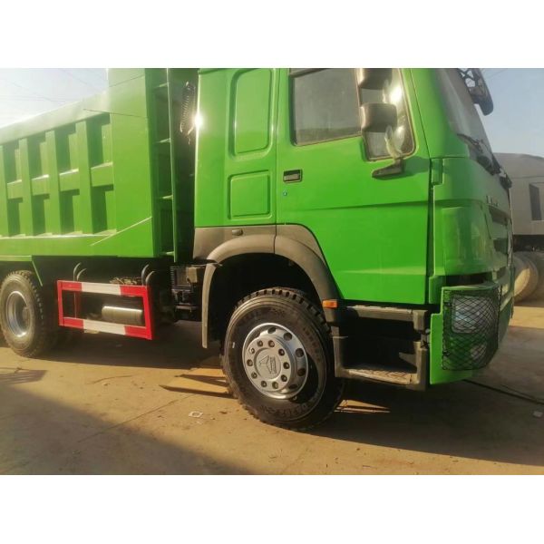Dongfeng HOWO Euro3 HOWO 6*4 Dump Truck Tractor Trucks with 8×4 Drive Wheel