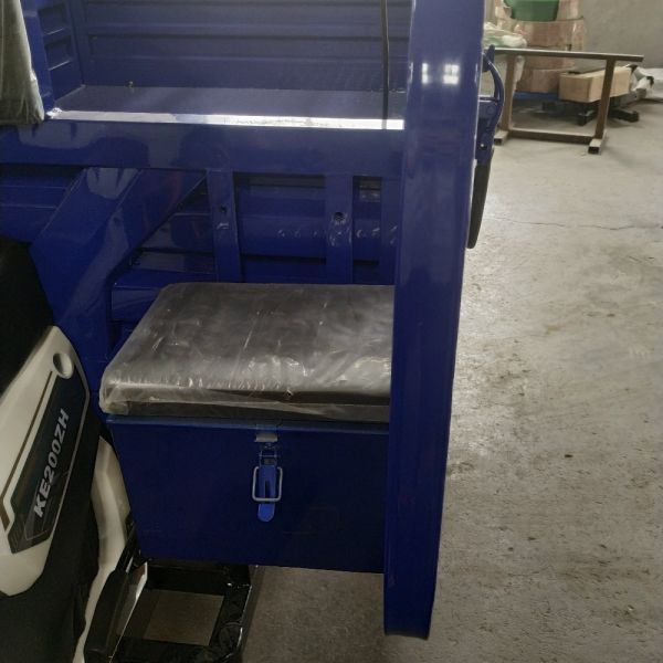 Electric 3400mm*1300mm 200CC Cargo Tricycle