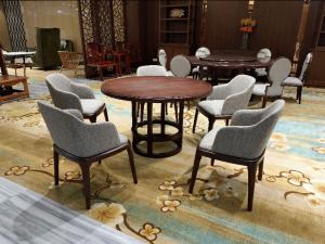 China ISO14001 Veneer Hotel Restaurant Furniture Solid Wood Dinning Table Set on sale