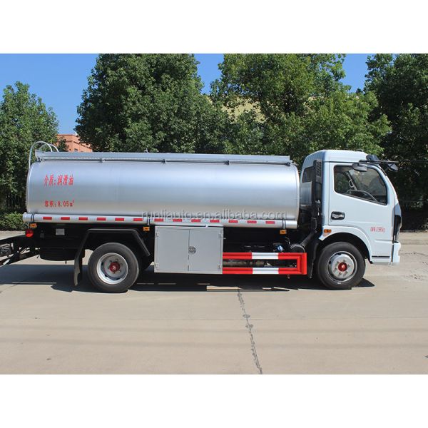 Dongfeng 9.5 Cubic Meter General Liquid Transport Vehicle