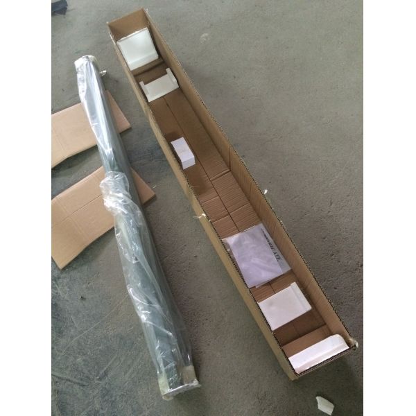 Windproof Retractable Side Awning Shade Cover Strong Impact Resistance