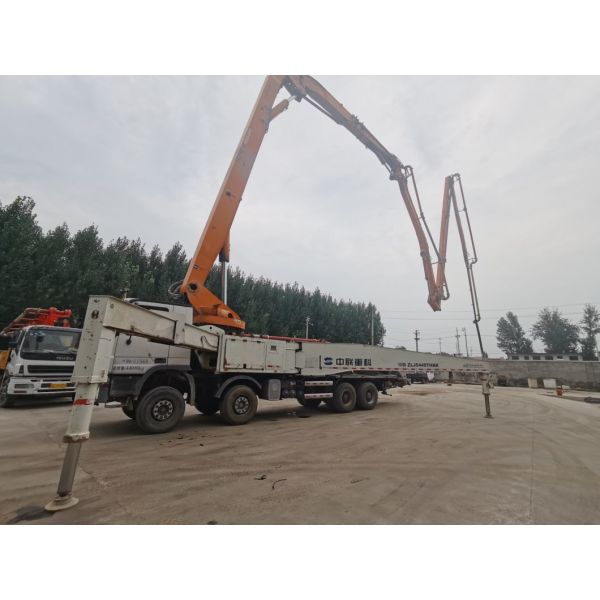 2013 Zoomlion 56m Used Concrete Pump Truck Spare Pipes 44000kgs for After-sales Service