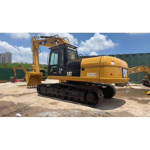 Used CAT 325CL Excavator 45K Lbs Operating Weight 1.3 Yd3 Bucket
