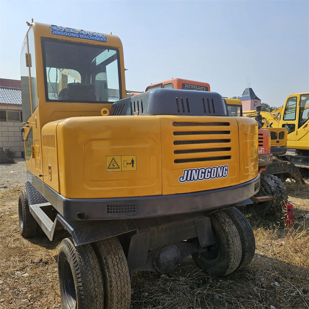 Small Used Sany Excavator JG75X Sany Wheel Excavator With Electric Sucker