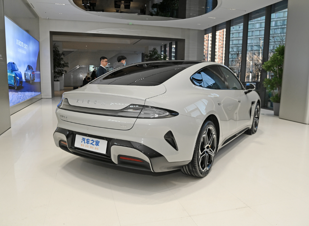 Xiaomi SU7 Pro Max High Speed Electric Sport EV Car 830km Range 30min Fast Charging Time