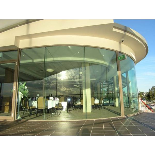 Hotel Curved Clear Tempered Glass Panels for Shopping Mall Building 3mm-12mm Thickness