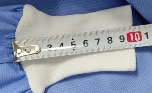 Cheap Knitted Cuff Disposable Hospital Gowns , Surgical Gowns Hook Loop Fastener wholesale