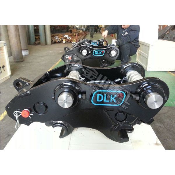 Push Type Excavator Quick Coupler 380-420mm Pin Distance For Komatsu PC120