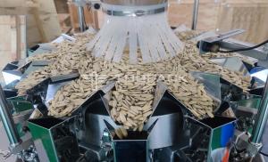 Cheap Vertical Vffs Melon Seeds Weighing Packing Machine Sunflower Seeds Sweet Snacks Bagging Machine wholesale