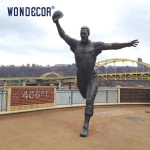 Cheap Outdoor Square Bronze Statues Sculpture 180cm Bronze Athlete Statue wholesale