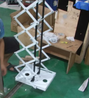 Adjustable 1m to 3m Electric Projector Ceiling Mount Cross-Cutting Structure and Dual Seat Belts