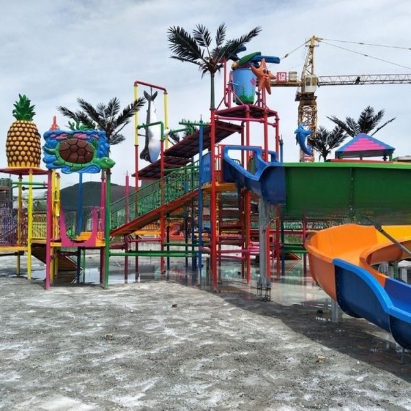 Fiberglass Commercial Water Park Playgrounds Customized 12m Height