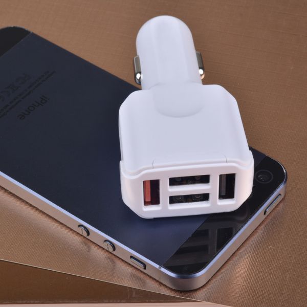 QC3.0 fast charge car charger 3USB4.8A dual line multi-port car charger car phone charger