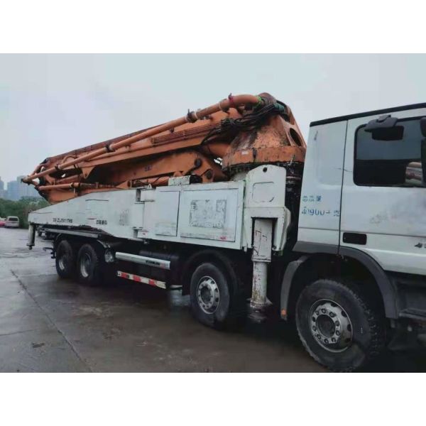 Zoomlion 52m Truck Pump Contractor 95% New Concrete Pump