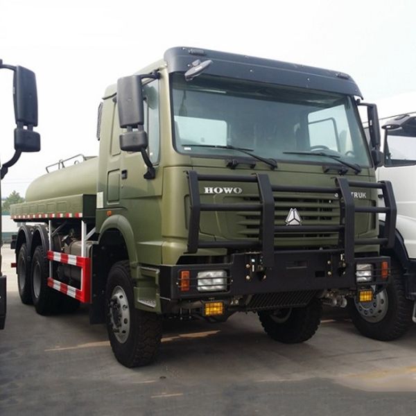 Capacity 20000L SINOTRUK HOWO 6x6 336hp All Wheel Drive Diesel Tanker Truck