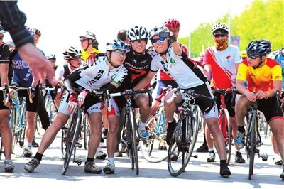 Lightweight Disc Brake Road Bicycle Wheelset 700c Tubeless Type 24H Spoke Hole